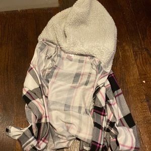 sweater plaid details